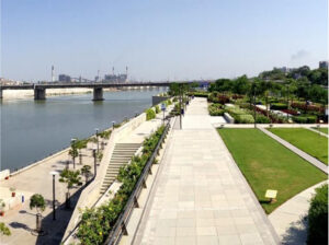 Sabarmati Riverfront Ahmedabad ( Ahmedabad Traveling Places)